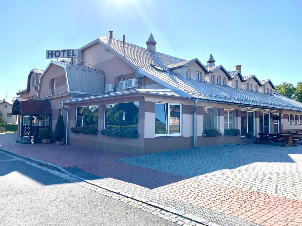 Hotel Penzion Na Císařství Horni Sucha Esterno foto